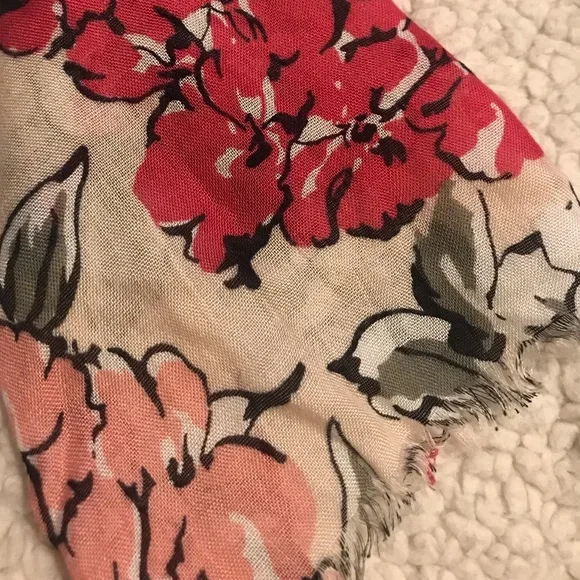 Light pink and white rose floral scarf 72” long 19” wide - Picture 6 of 11